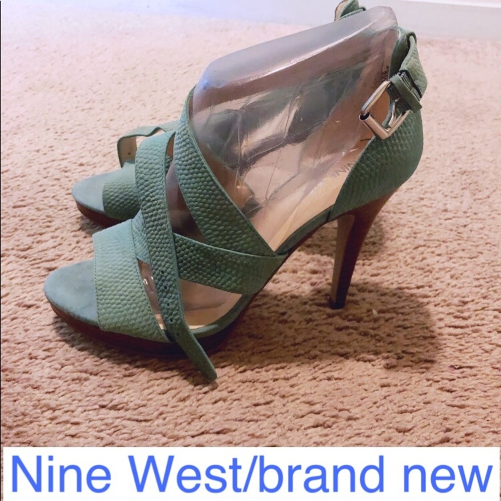scandal heel